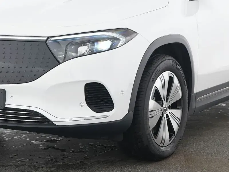 Używany Mercedes EQA250+ Progressive 139 kW (190 KM) 2025 Biały SUV