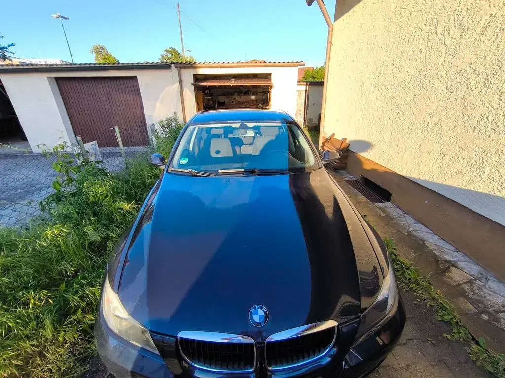 Gebraucht BMW 320 150 PS (110 kW) 2006 Blau Limousine