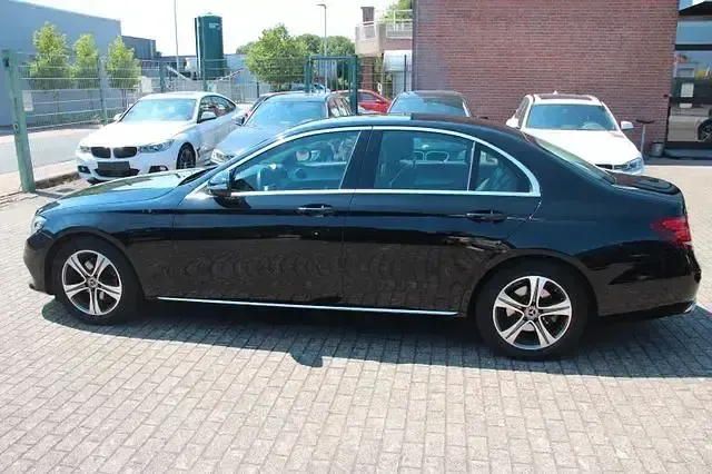 Gebraucht Mercedes E200 Avantgarde 160 PS (117 kW) 2019 Schwarz Limousine