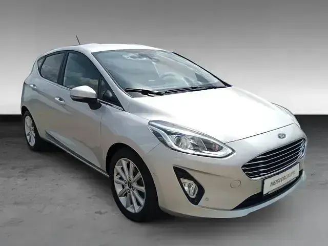 Gebraucht Ford Fiesta Titanium 101 PS (74 kW) 2019 Silber Kleinwagen