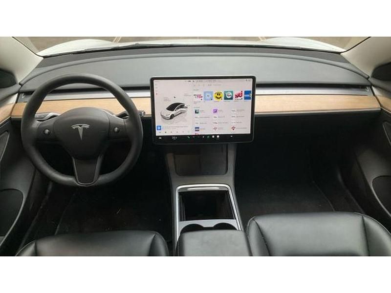 Second-hand Tesla Model 3 239 kW (325 CP) 2022 Alb Berlinǎ