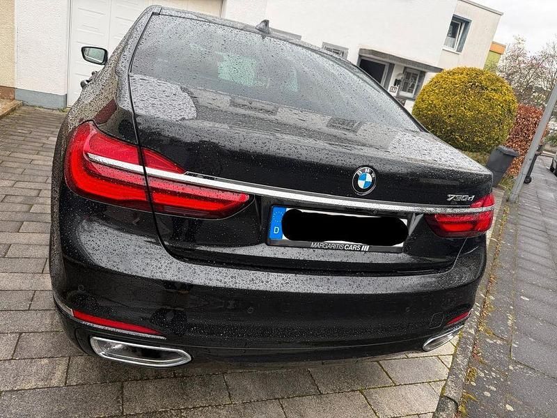 Gebraucht BMW 730 265 PS (194 kW) 2018 Schwarz Limousine