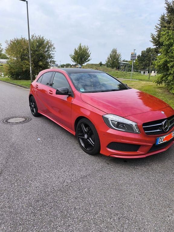 Rot Gebraucht 2013 Mercedes A200 AMG line Limousine | 9.800 € (Fairer Preis) - Bild 1/4