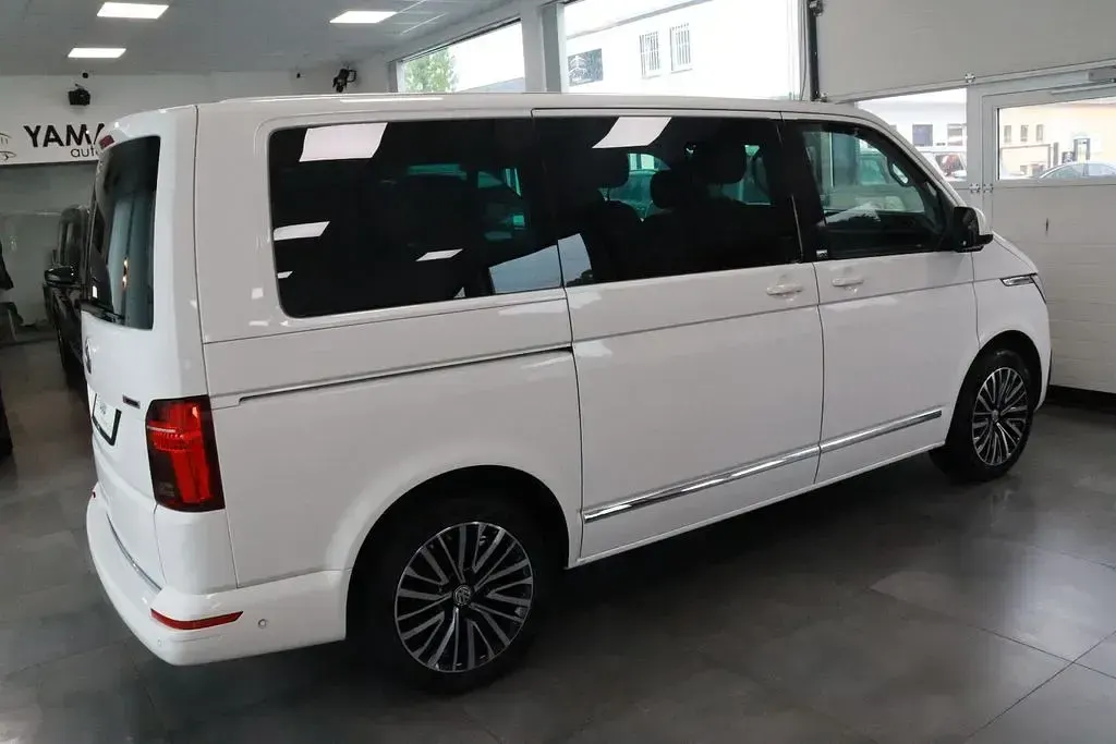Gebraucht VW Multivan Generation Six 204 PS (150 kW) 2022 Weiß Van / Kleinbus