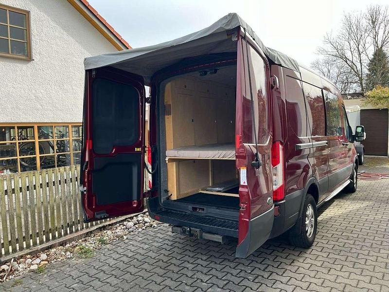 Gebraucht Ford Transit Trend 131 PS (96 kW) 2020 Rot Van