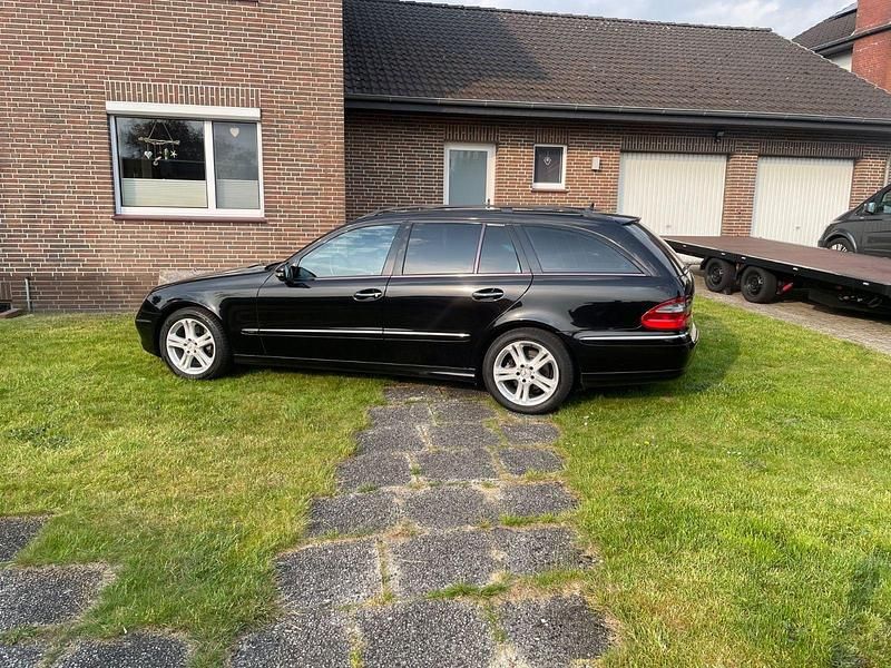 Gebraucht Mercedes E280 Avantgarde 231 PS (169 kW) 2007 Schwarz Kombi