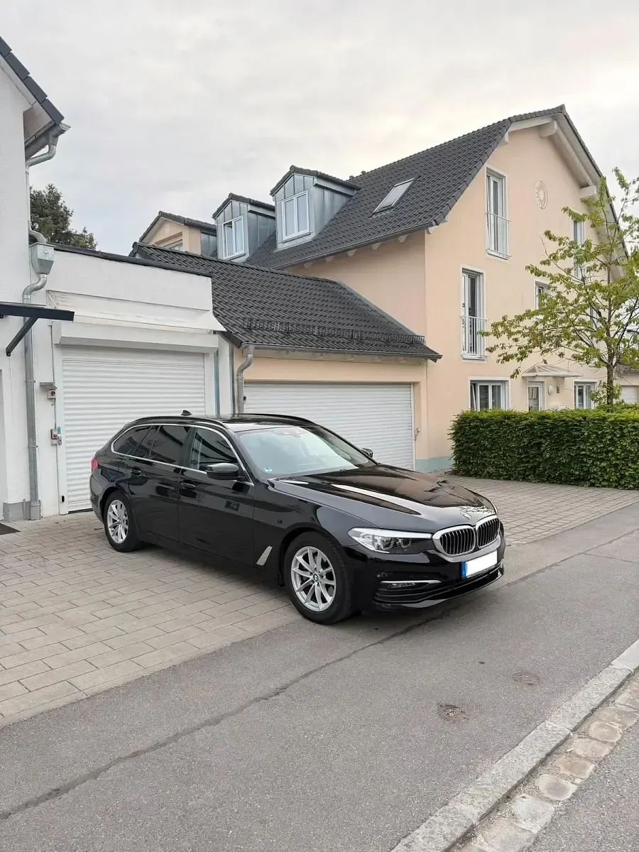 Gebraucht BMW 520 190 PS (139 kW) 2018 Schwarz Kombi