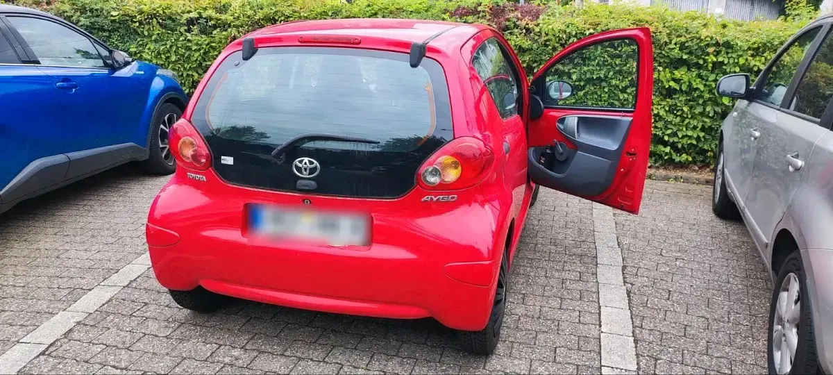 Gebraucht Toyota Aygo 68 PS (50 kW) 2008 Rot Kleinwagen