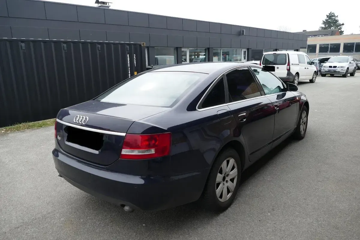Używany Audi A6 140 KM (102 kW) 2005 Niebieski Sedan/Limuzyna