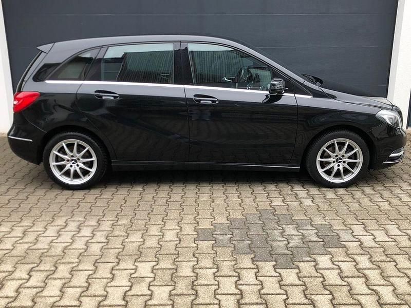 Gebraucht Mercedes B220 170 PS (125 kW) 2013 Schwarz Van / Kleinbus