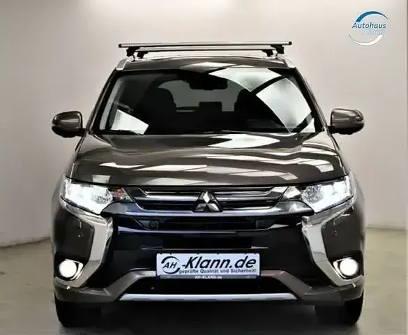 Gebraucht Mitsubishi Outlander P-HEV Top 203 PS (149 kW) 2016 Braun Limousine