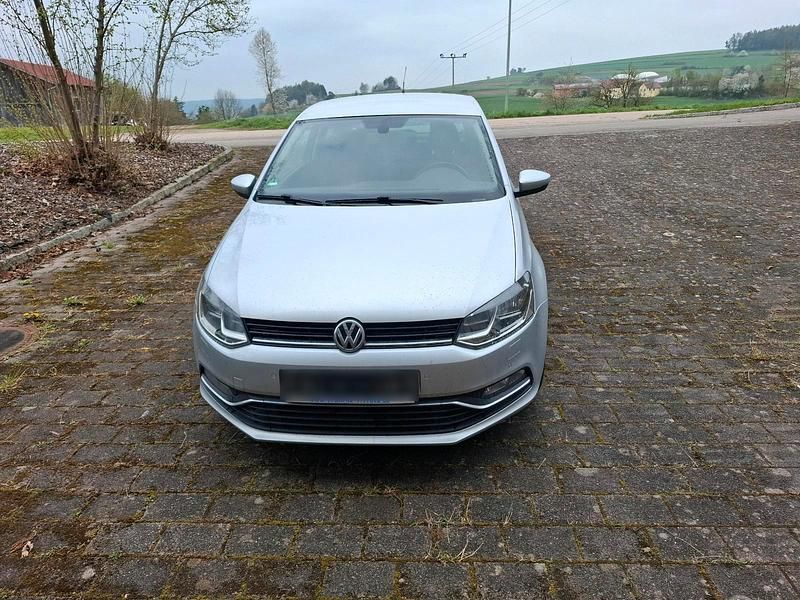 Gebraucht VW Polo 66 PS (48 kW) 2016 Grau Kleinwagen
