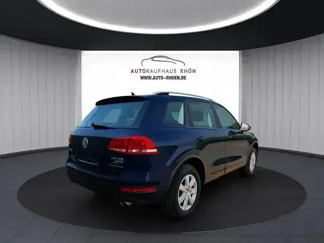 Gebraucht VW Touareg 239 PS (175 kW) 2011 Night blue metallic SUV