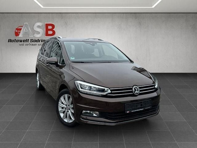 Nutshell brown metallic Gebraucht 2017 VW Touran Highline Van / Kleinbus | 22.499 € (Guter Preis) - Bild 1/4