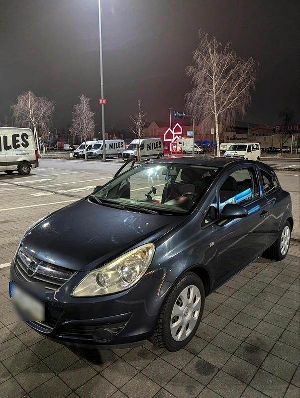 Grau Gebraucht 2009 Opel Corsa Kombi | 2.250 € (Fairer Preis) - Bild 1/4