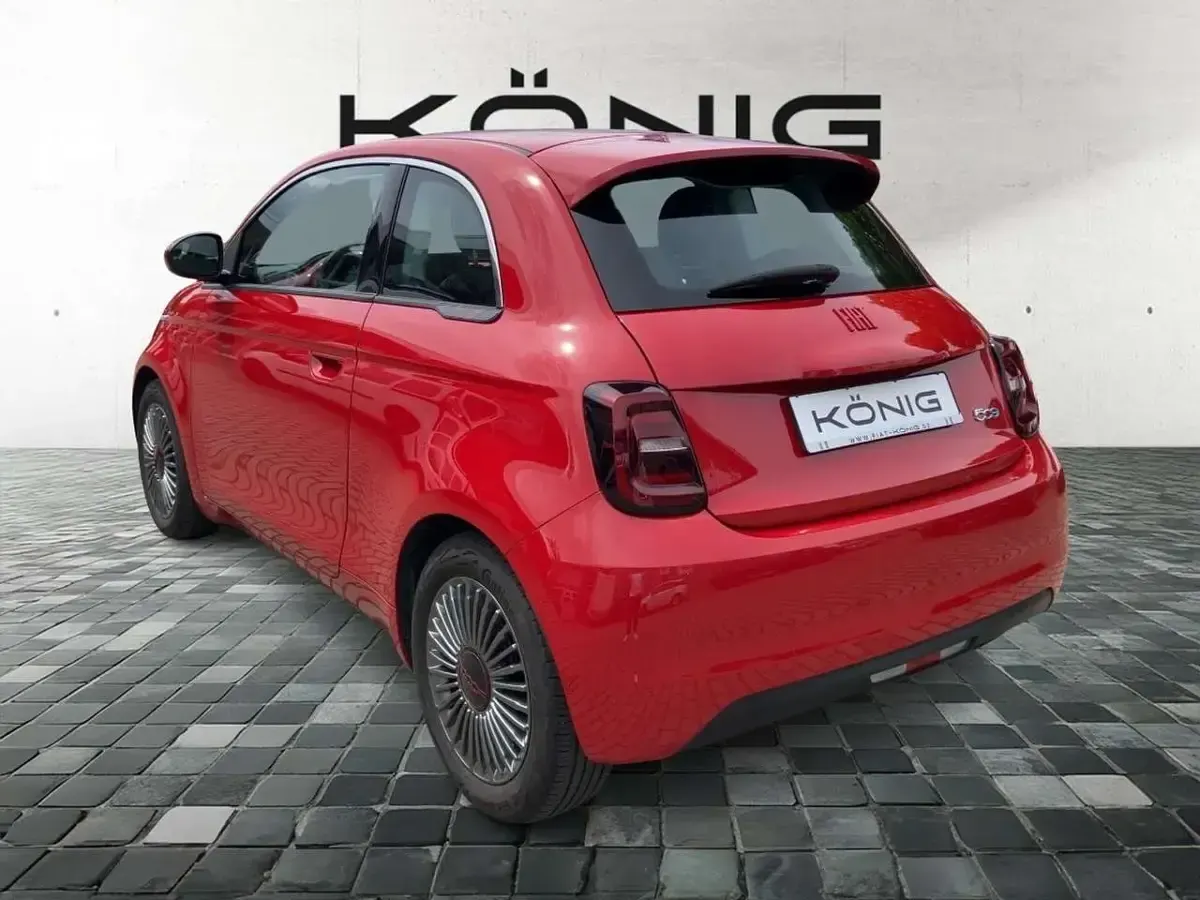 Gebraucht Fiat 500e Red 86 kW (118 PS) 2022 Rot Kleinwagen
