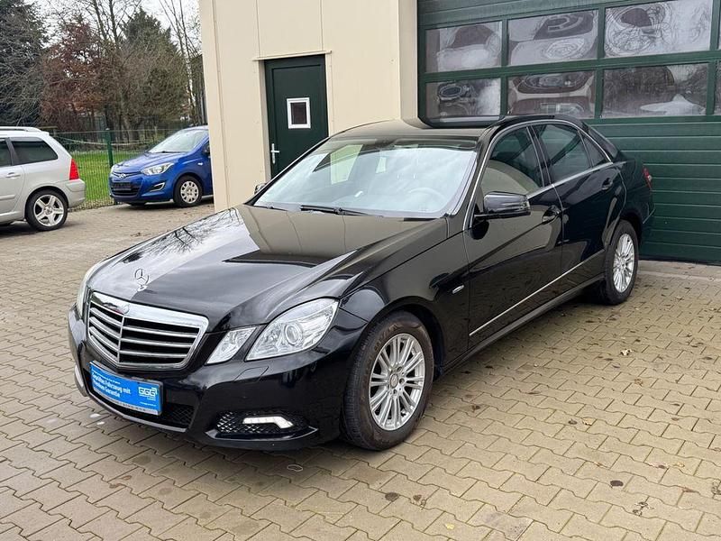 Gebraucht Mercedes E250 204 PS (150 kW) 2009 Schwarz Limousine