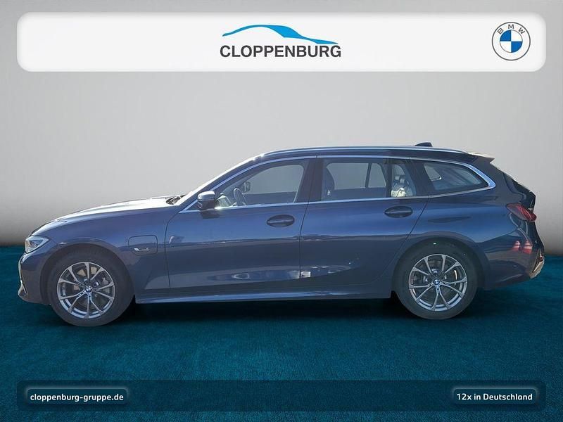 Używany BMW 330e Luxury Line 252 KM (185 kW) 2022 Niebieski Kombi