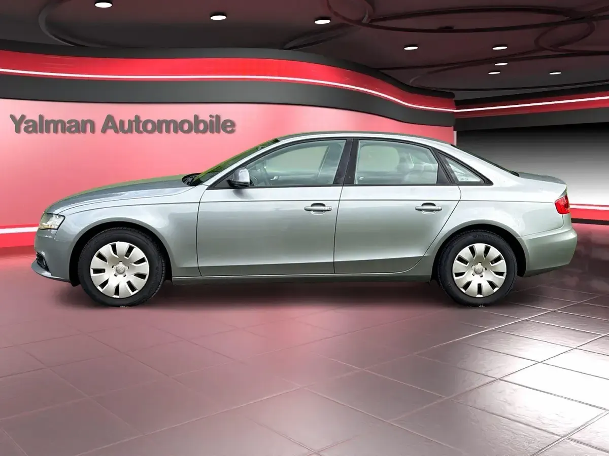 Gebraucht Audi A4 Attraction 120 PS (88 kW) 2009 Grau Limousine