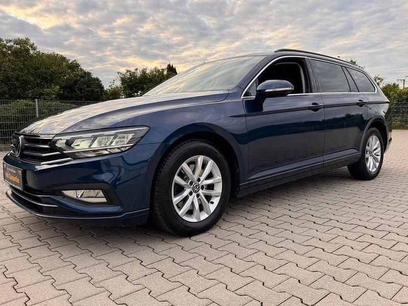 Blau Gebraucht 2021 VW Passat Business Kombi | 14.999 € (Superpreis) - Bild 1/4