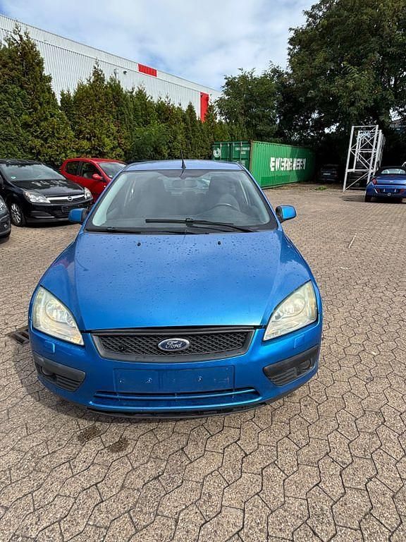 Blau Gebraucht 2007 Ford Focus Fun X Limousine | 999 € - Bild 1/4