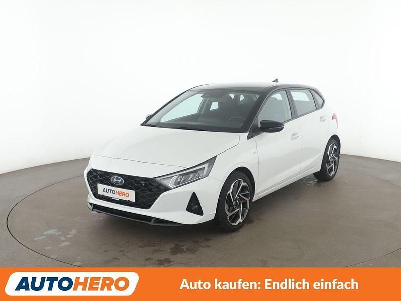 Weiß Gebraucht 2021 Hyundai i20 Intro Edition Kleinwagen | 15.180 € (Fairer Preis) - Bild 1/3
