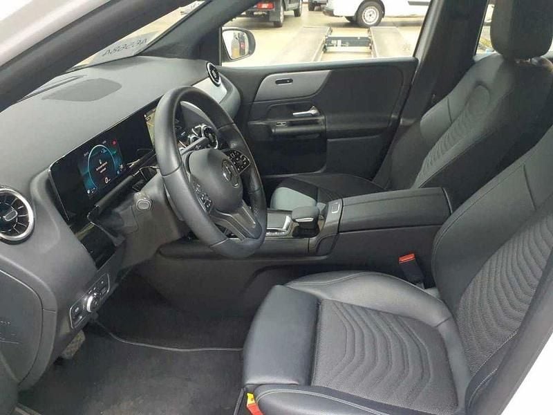 Gebraucht Mercedes B200 Style 150 PS (110 kW) 2022 Digitalweiß metallic Van / Kleinbus