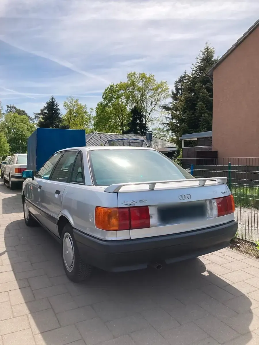 Gebraucht Audi 80 90 PS (66 kW) 1987 Silber Limousine