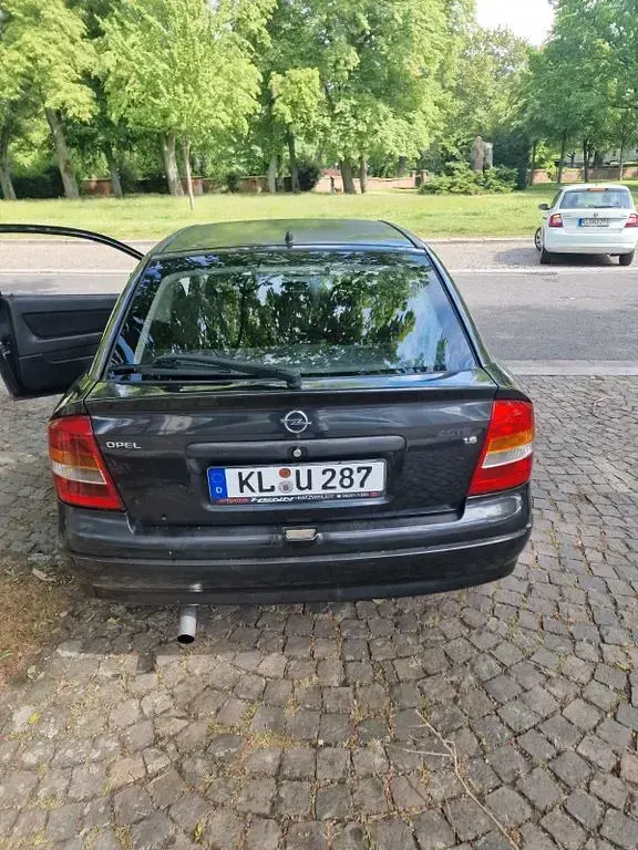 Gebraucht Opel Astra 75 PS (55 kW) 2000 Schwarz Coupé