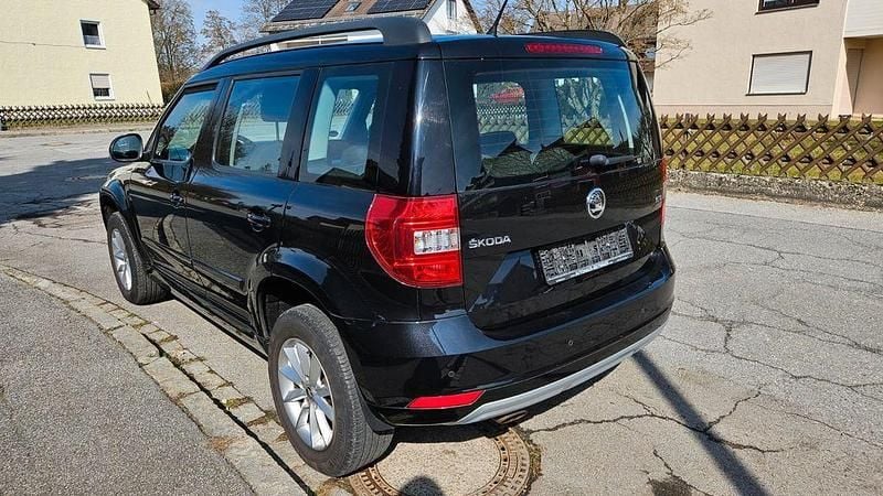 Gebraucht Skoda Yeti Active 110 PS (80 kW) 2017 Schwarz SUV