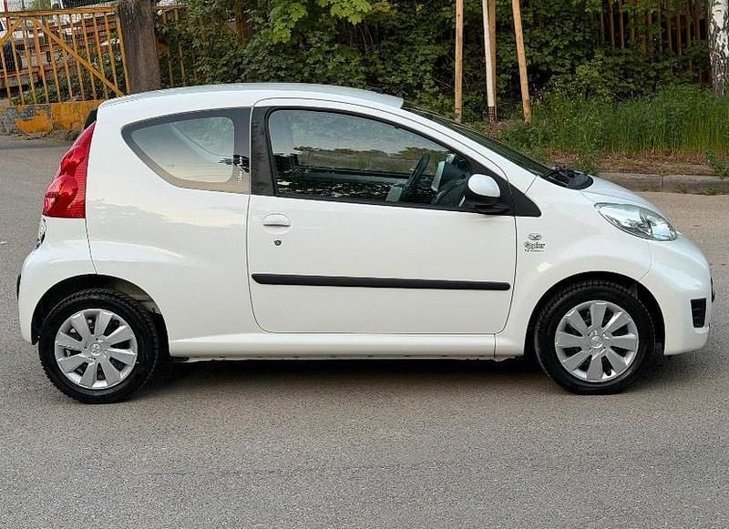 Gebraucht Peugeot 107 68 PS (50 kW) 2012 Weiß Kleinwagen