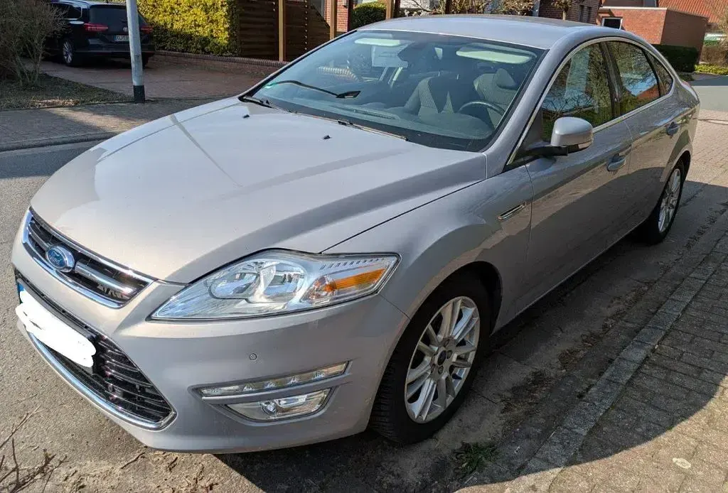 Gebraucht Ford Mondeo 203 PS (149 kW) 2013 Silber Limousine