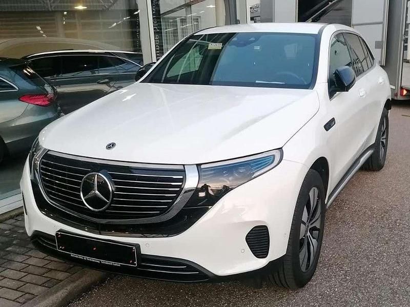 Weiß Gebraucht 2020 Mercedes EQC400 SUV | 35.000 € (Etwas zu teuer) - Bild 1/4