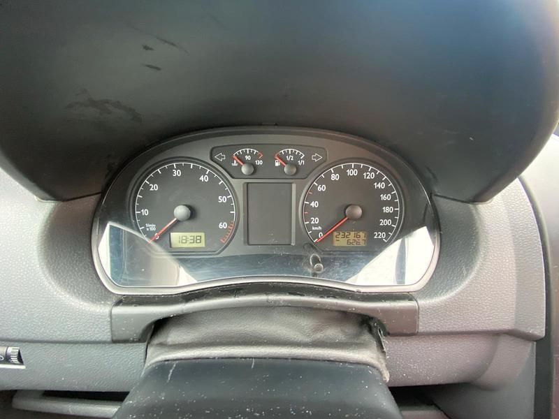 Gebraucht VW Polo 75 PS (55 kW) 2002 Schwarz Kleinwagen