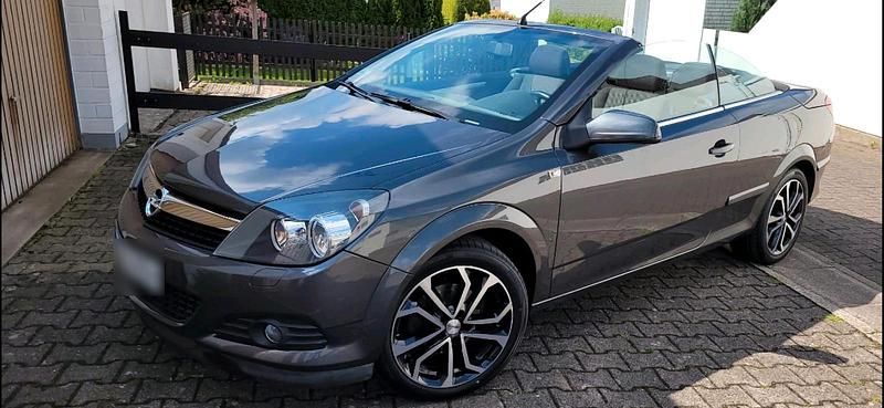 Gebraucht Opel Astra Cabriolet 116 PS (85 kW) 2009 Grau Cabrio