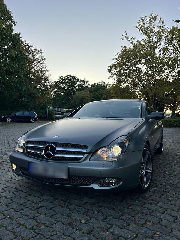 Grau Gebraucht 2010 Mercedes CLS350 Edition Coupé | 17.000 € (Teuer) - Bild 1/4