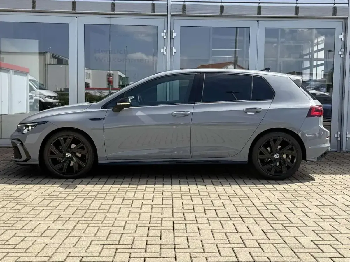 Gebraucht VW Golf VIII R-line 150 PS (110 kW) 2022 Grau Limousine