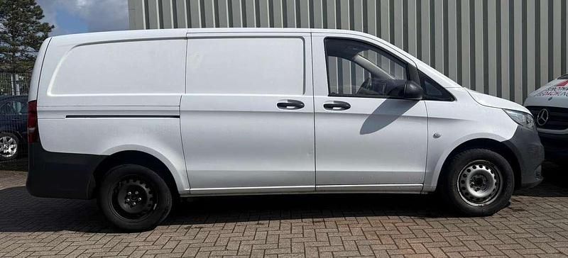 Gebraucht Mercedes Vito 163 PS (119 kW) 2015 Arktikweiss Van