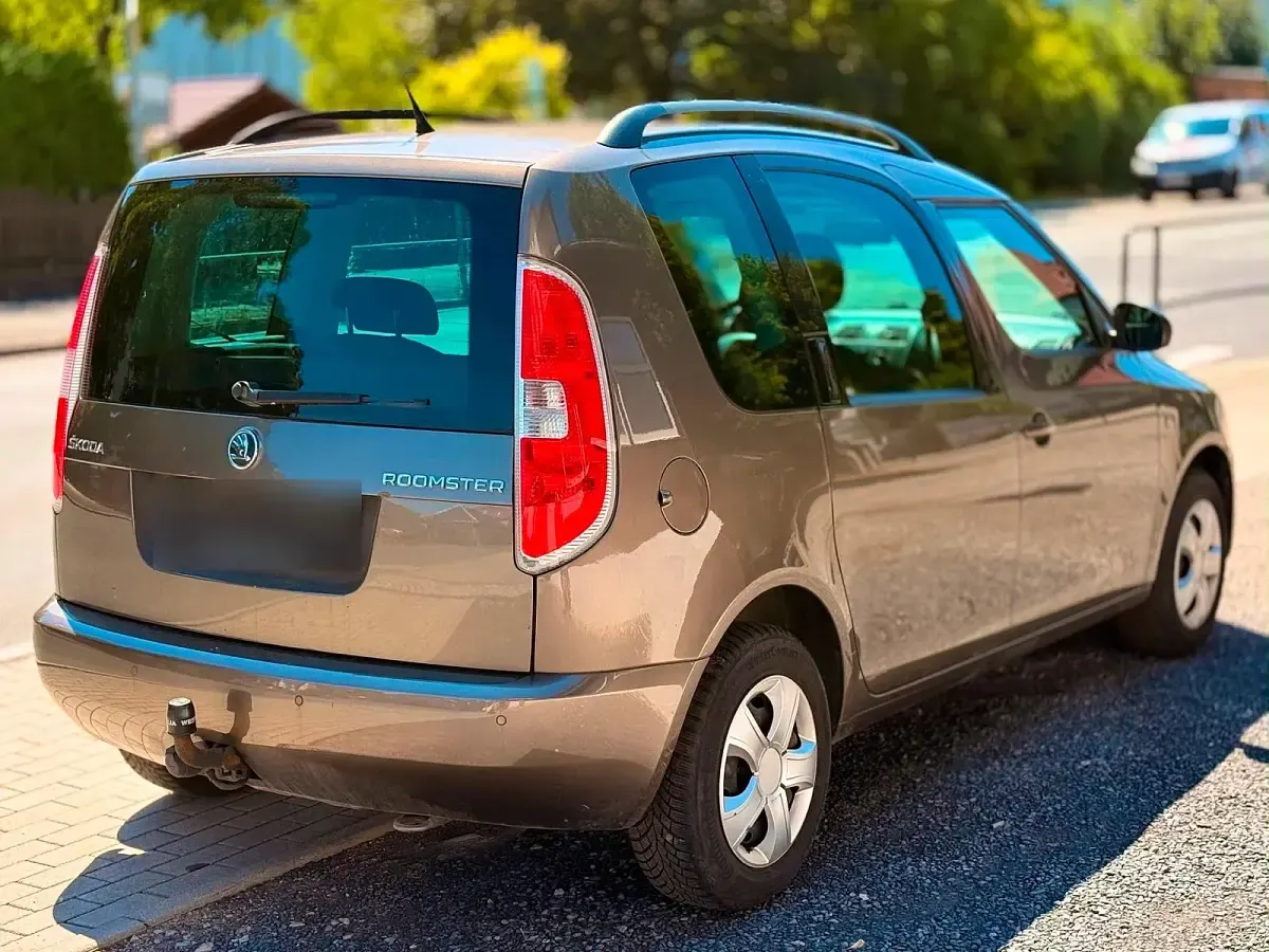 Gebraucht Skoda Roomster 86 PS (63 kW) 2014 Braun Van / Kleinbus