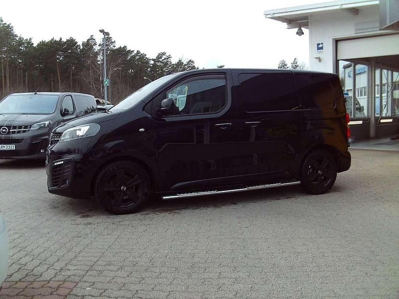 Gebraucht Opel Vivaro Innovation 177 PS (130 kW) 2020 Diamant schwarz metallic Van / Kleinbus