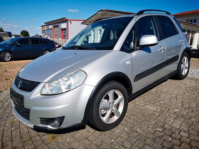 Grau Gebraucht 2008 Suzuki SX4 S-Cross SUV | 6.500 € - Bild 1/4