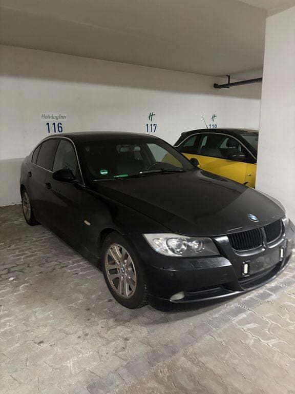 Second-hand BMW 325 218 CP (160 kW) 2005 Negru Berlinǎ