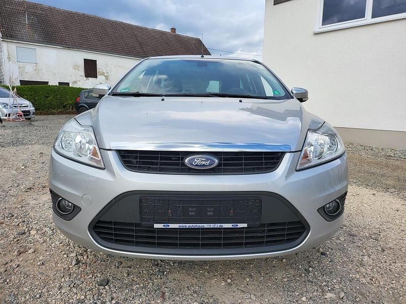 Silber Gebraucht 2009 Ford Focus Style Kombi | 3.680 € (Etwas zu teuer) - Bild 1/4
