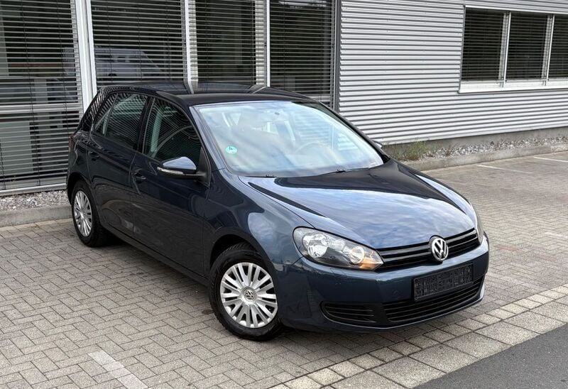 Blau Gebraucht 2009 VW Golf VI Trendline Limousine | 8.490 € (Teuer) - Bild 1/2