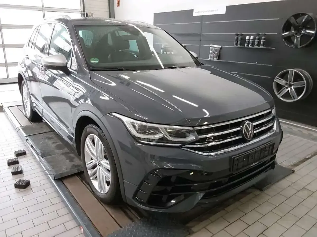 Gebraucht VW Tiguan R 320 PS (235 kW) 2023 Grau SUV