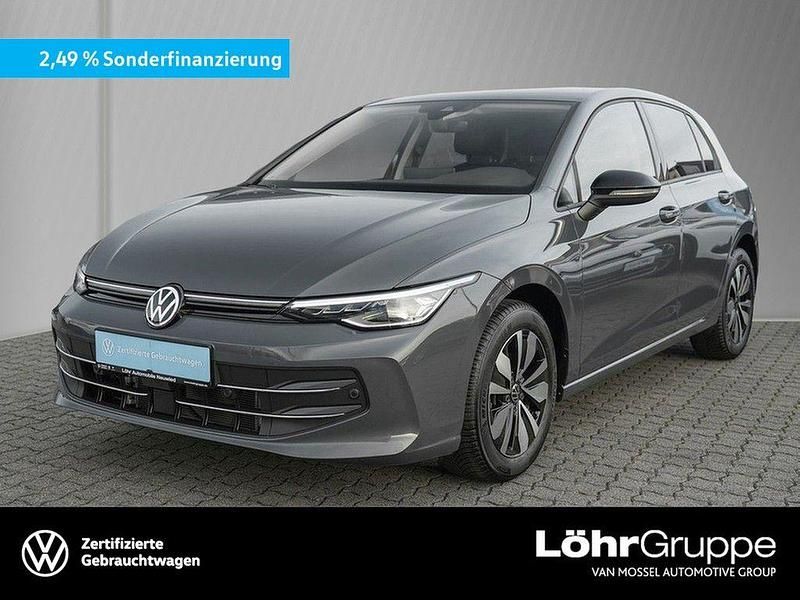 Delfingrau metallic Gebraucht 2025 VW Golf VIII Goal Limousine | 24.980 € (Superpreis) - Bild 1/3