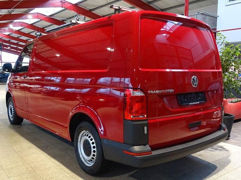 Gebraucht VW Transporter 150 PS (110 kW) 2019 Salsa rot Van
