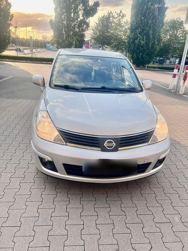 Gebraucht Nissan Tiida 126 PS (92 kW) 2008 Grau Kleinwagen
