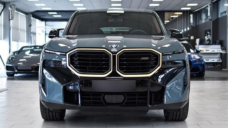 Grün Gebraucht 2023 BMW XM Performance SUV | 119.950 € (Superpreis) - Bild 1/4