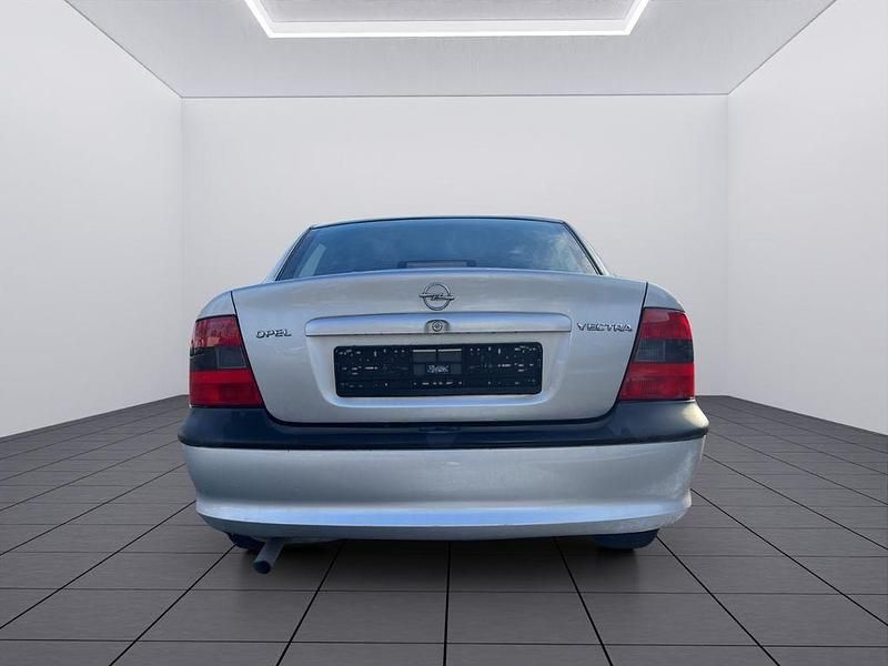Gebraucht Opel Vectra 116 PS (85 kW) 1997 Silber Limousine